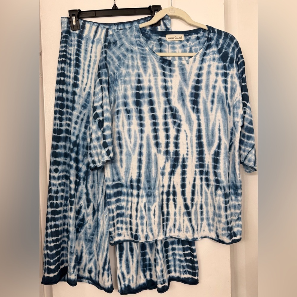 Johnny Was CALME Blue and White Tie-Dye Top and Crop Pant Set Size Small